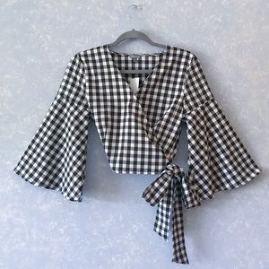 NWT Black & White Gingham Wrap Top w/ Bell Sleeves